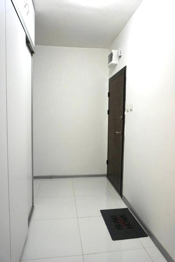 Apartemen Rose's , Mountain View, Self Check-in, Close To Metro, Park, Stores, Family-friendly