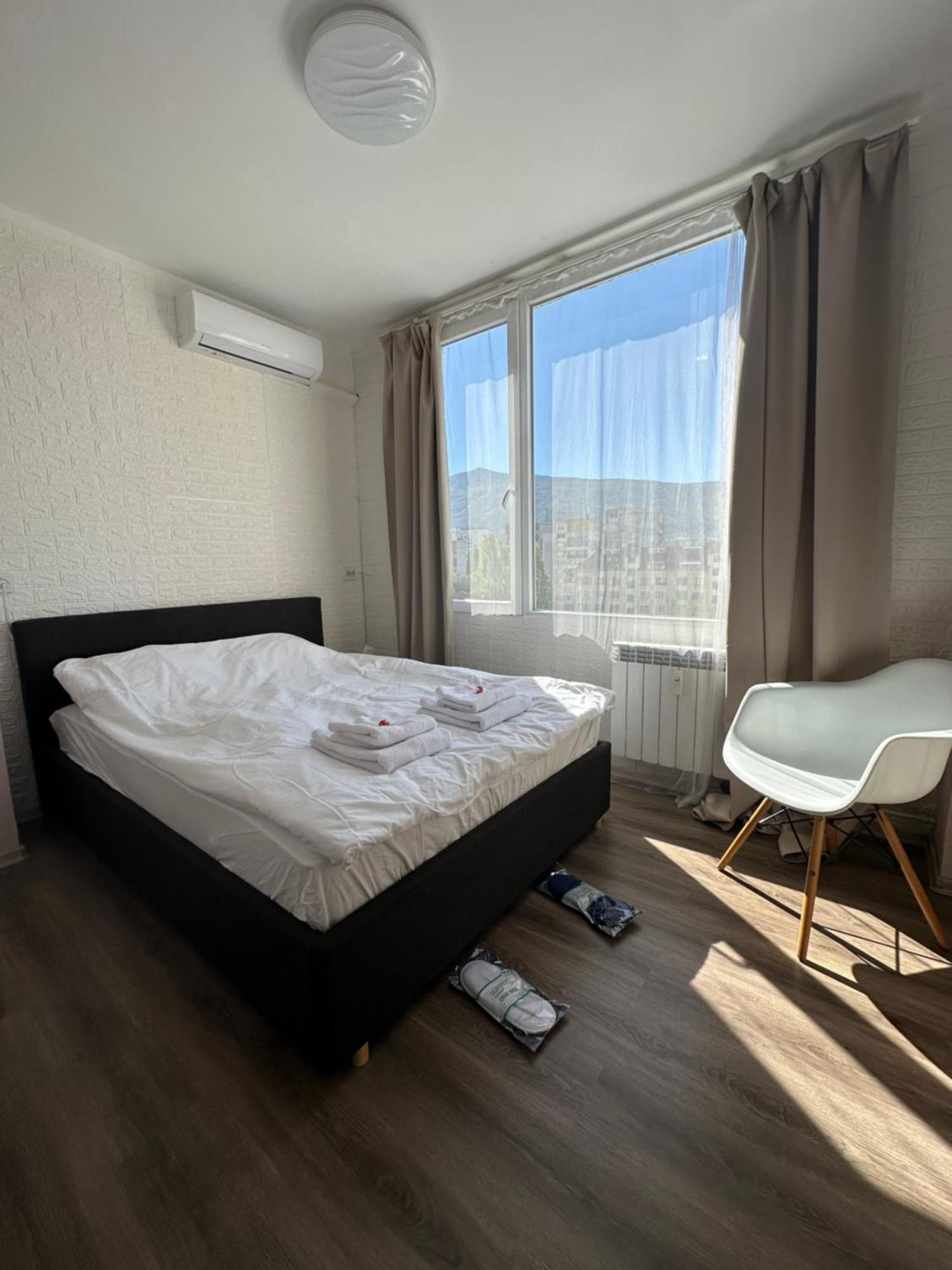 Rose's , Mountain View, Self Check-in, Close To Metro, Park, Stores, Family-friendly Sofia